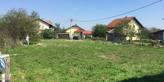 Plac Dvorovi 40/25