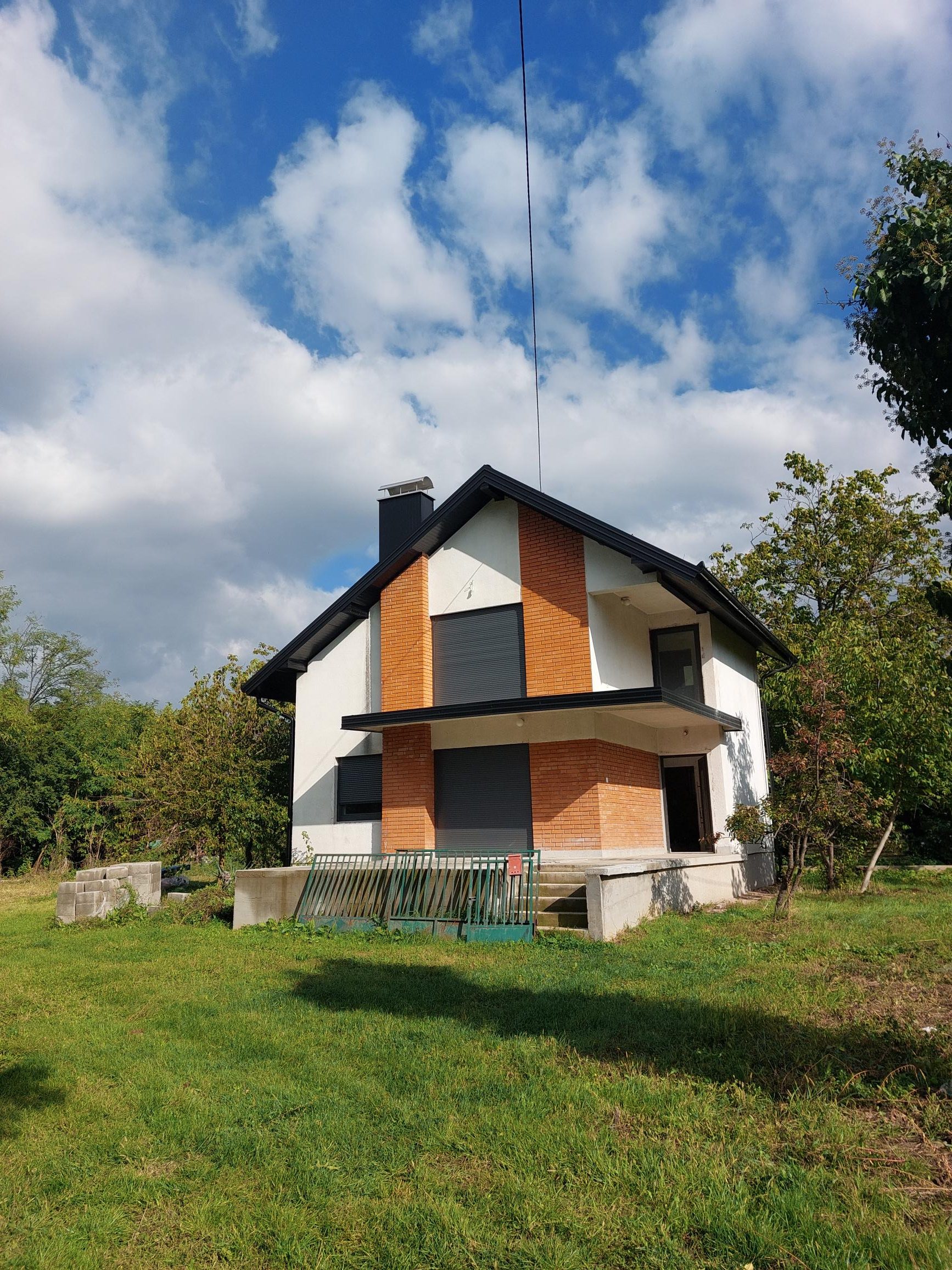 Kuća Dvorovi 63/25