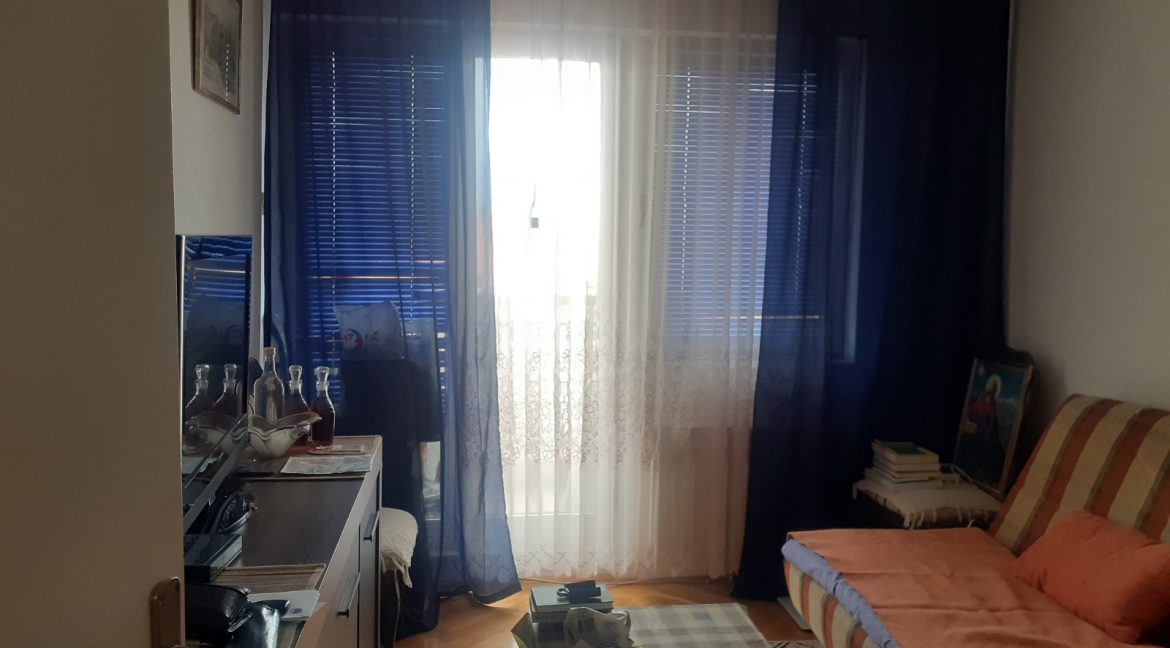 1000011643