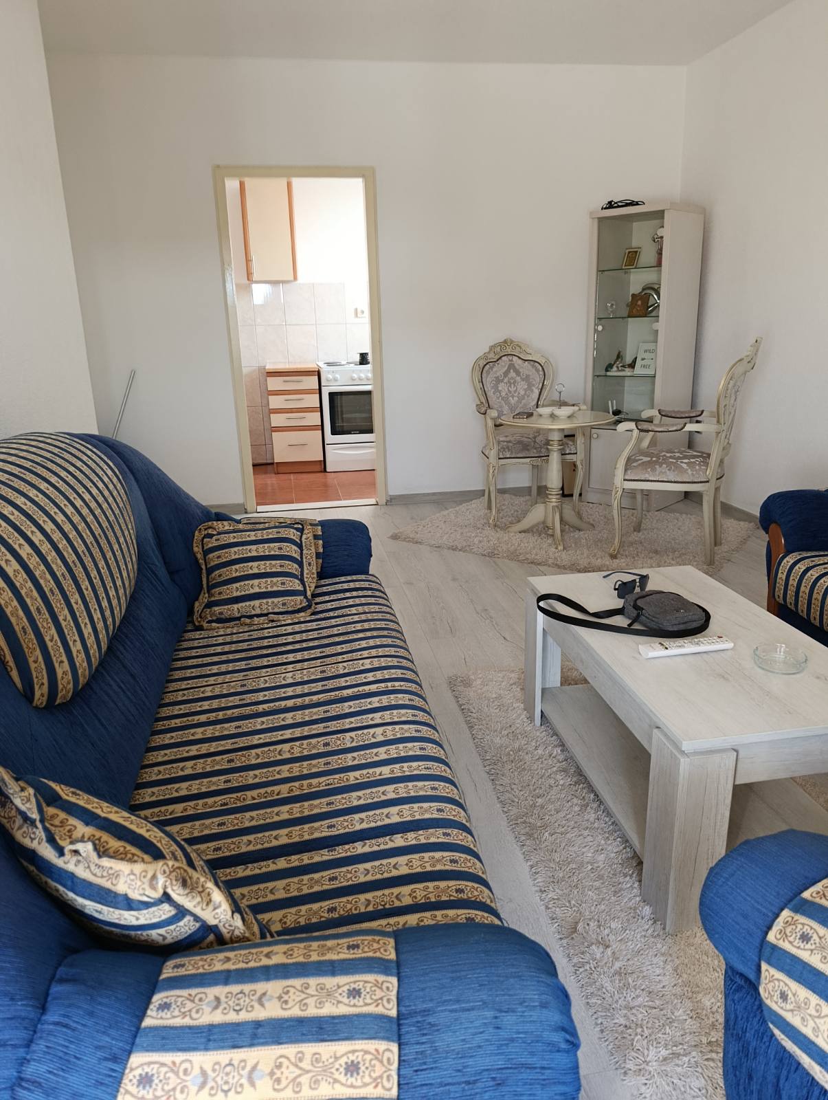 Stan iznajmljivanje 65/25